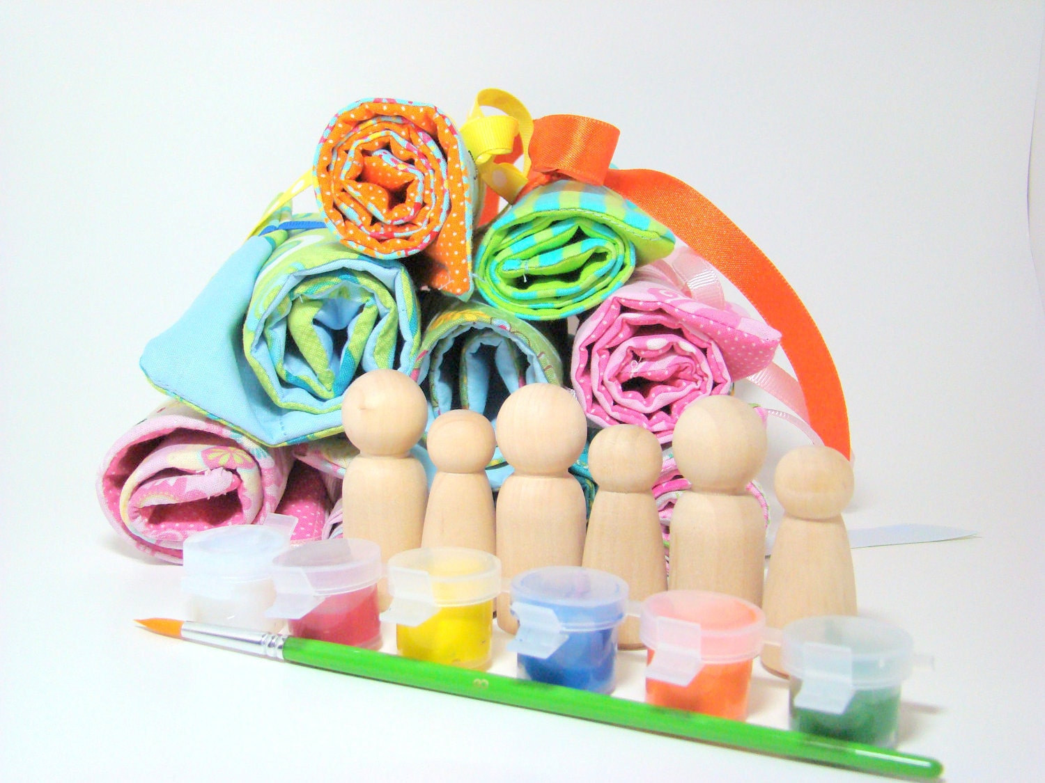 IN STOCK Roll-Up Traveling Case with Paint 'Em Yourself Wood Doll/People Play Set