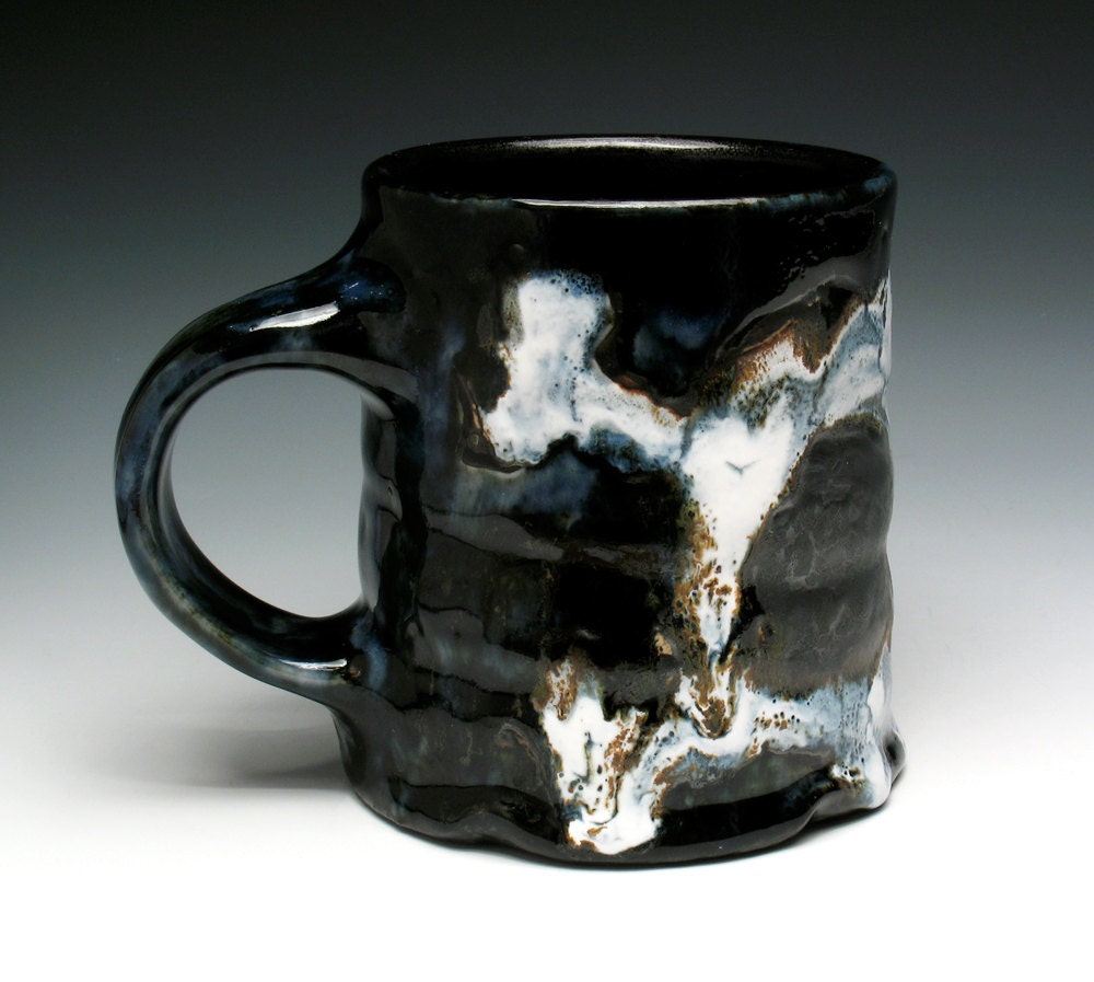 Gothic Skull and Crossbones Tankard, Large Beer Mug