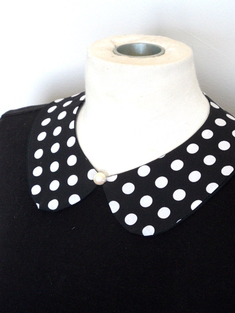 Peter Pan Collar Necklace - Polka Dots Black and White