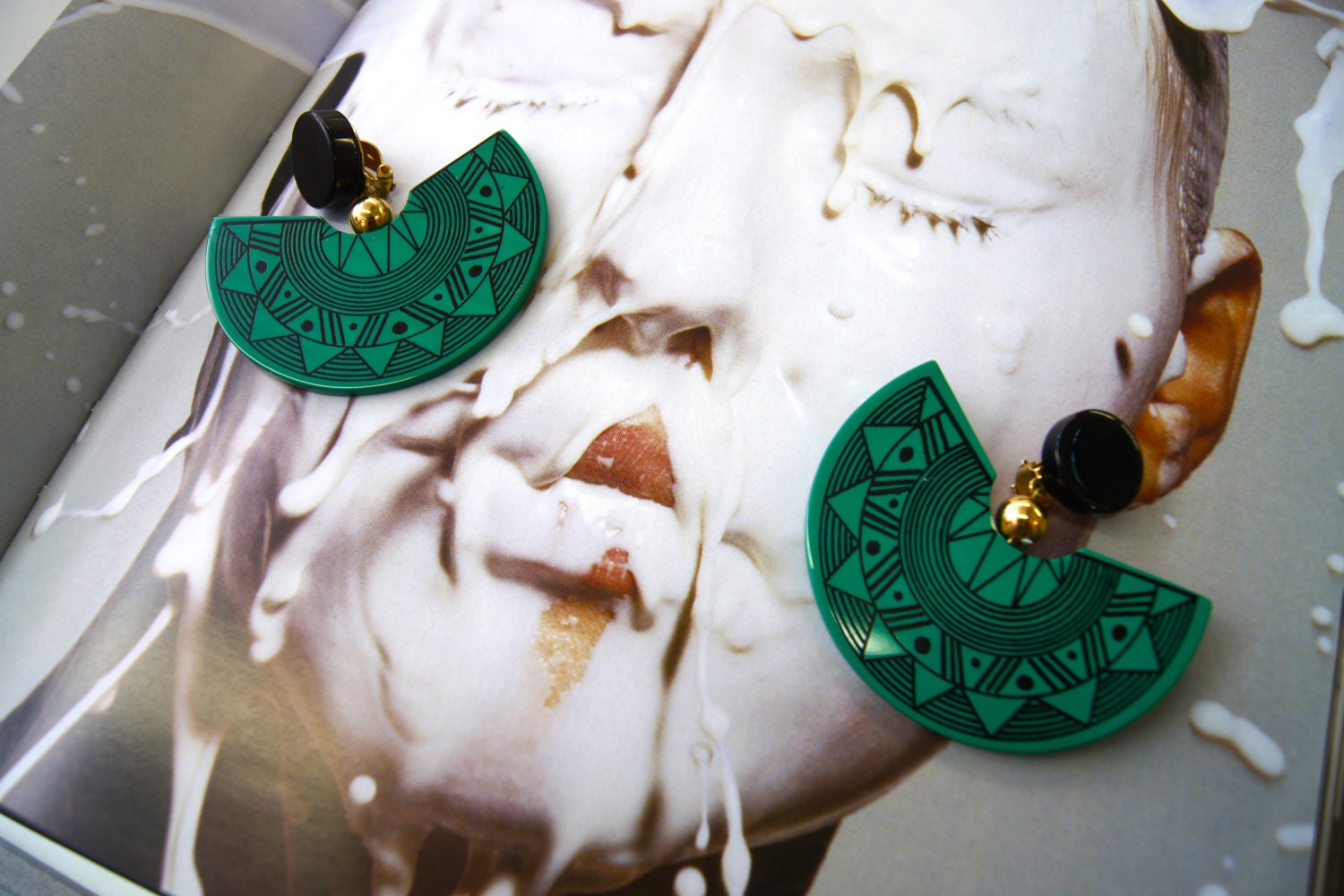 Vintage 1970's Aztec Fan GUILLEMETTE L'HOIR Paris Earrings