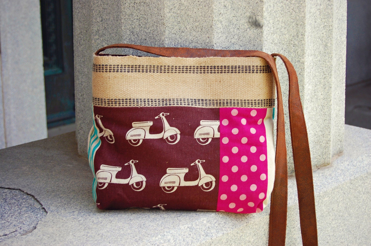 Hot Pink Vespa Messenger bag : She Scoots