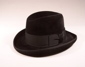 Excellent Condition Men's Fedora Hat in Original Dobb's of NY Golden Coach Box - Black Fur with Grosgrain Dress Band