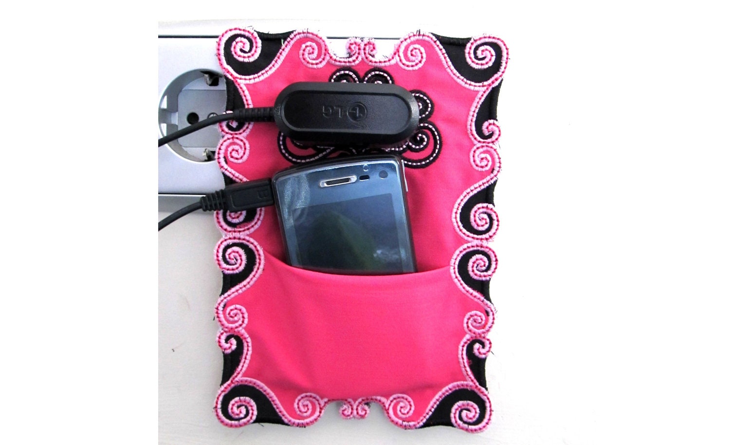 Glamour, Organize mobile/device charging - "In The Hoop" machine embroidery design, ITH project, for hoop 5x7 and 6x10