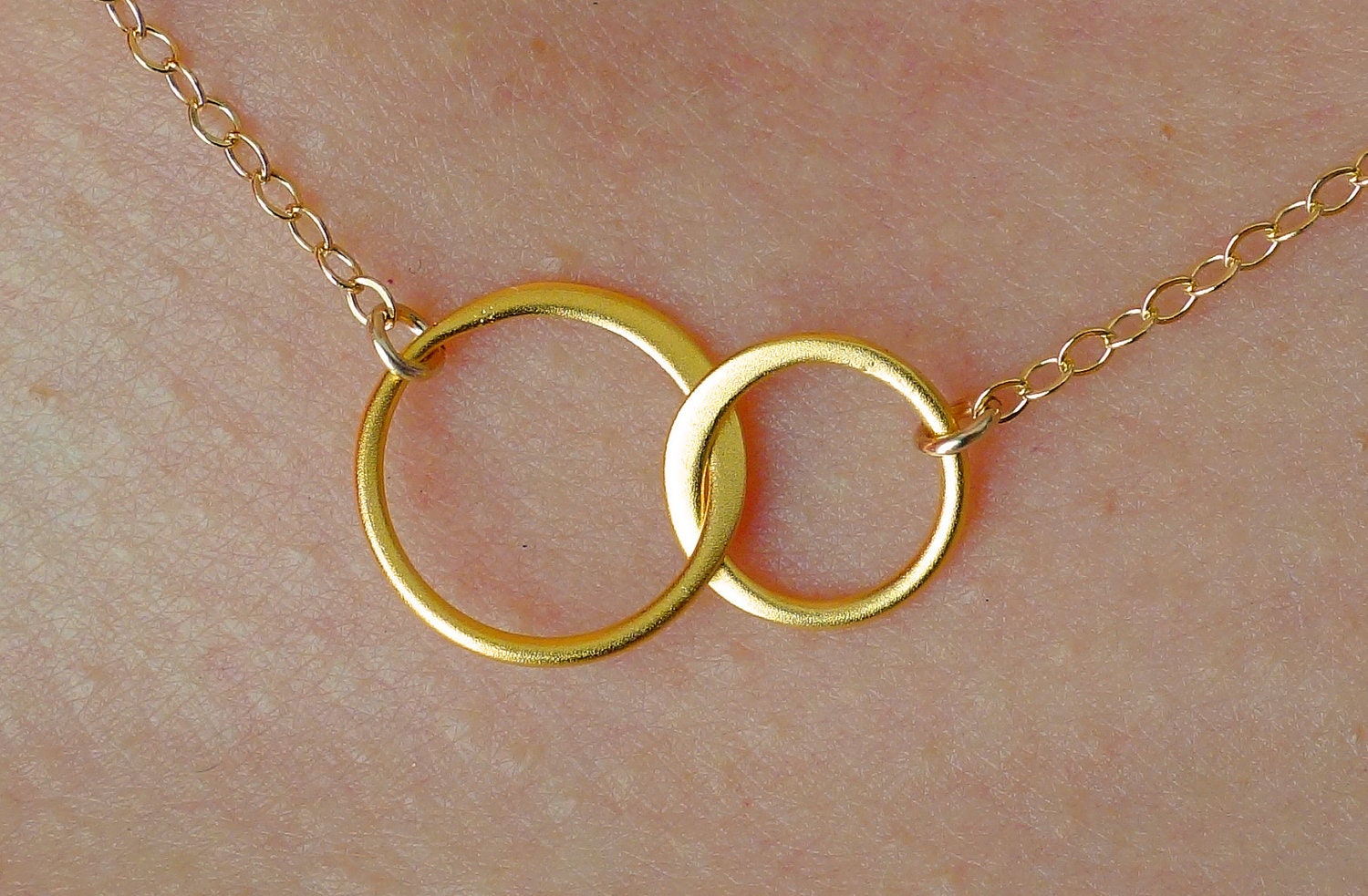 Forever Linked Together Small Circles Pendant Necklace in Gold, wedding, bridesmaid gift, entwined, interlocking circles
