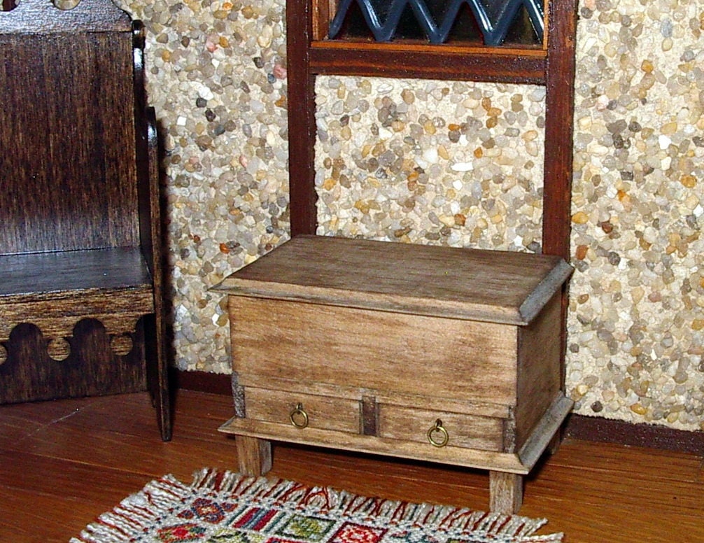 Weathered Blanket Chest, Dollhouse Miniature