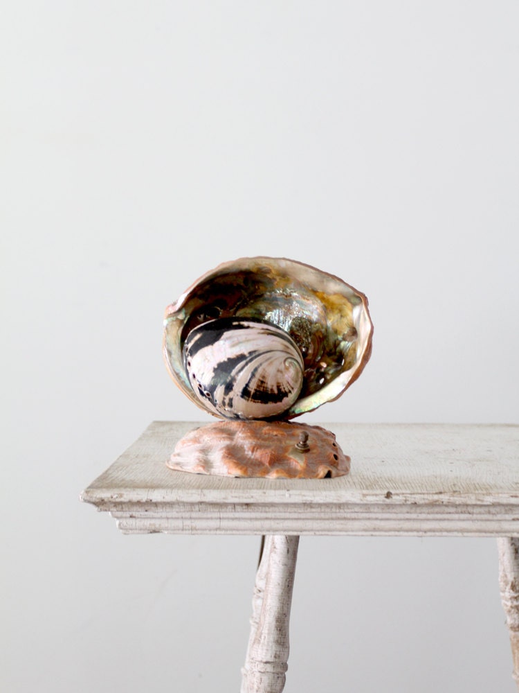 Vintage Sea Shell Lamp / Abalone Seashell Lamp