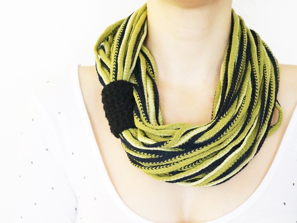 SCARF // Green Black Handmade Infinity Eternity Scarf Noodle Scarves Cotton Fashion Neckwarmer Circle Necklace Chunky Cowl