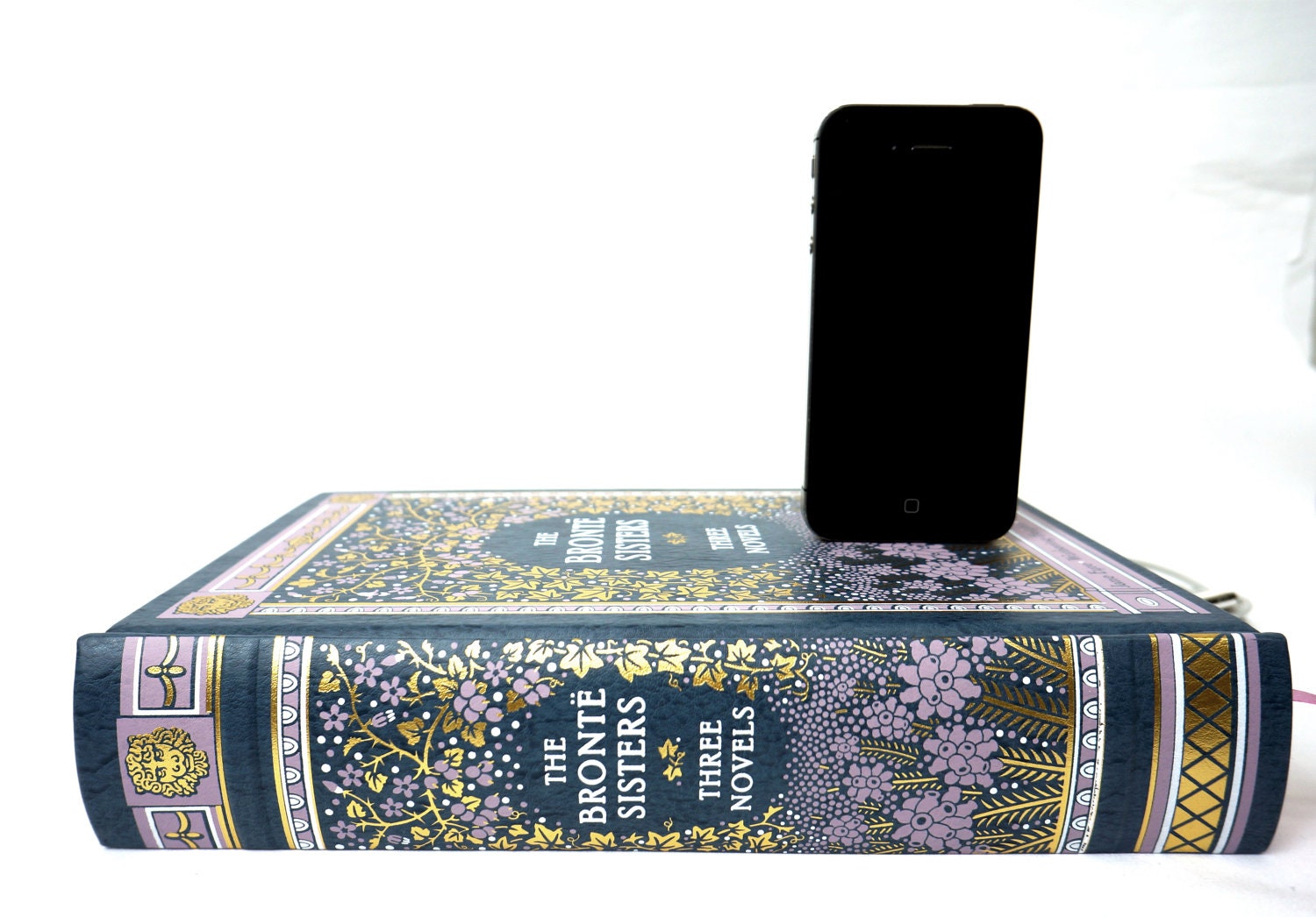 Bronte Sisters booksi Charging Dock for iPhone and iPod - Leather