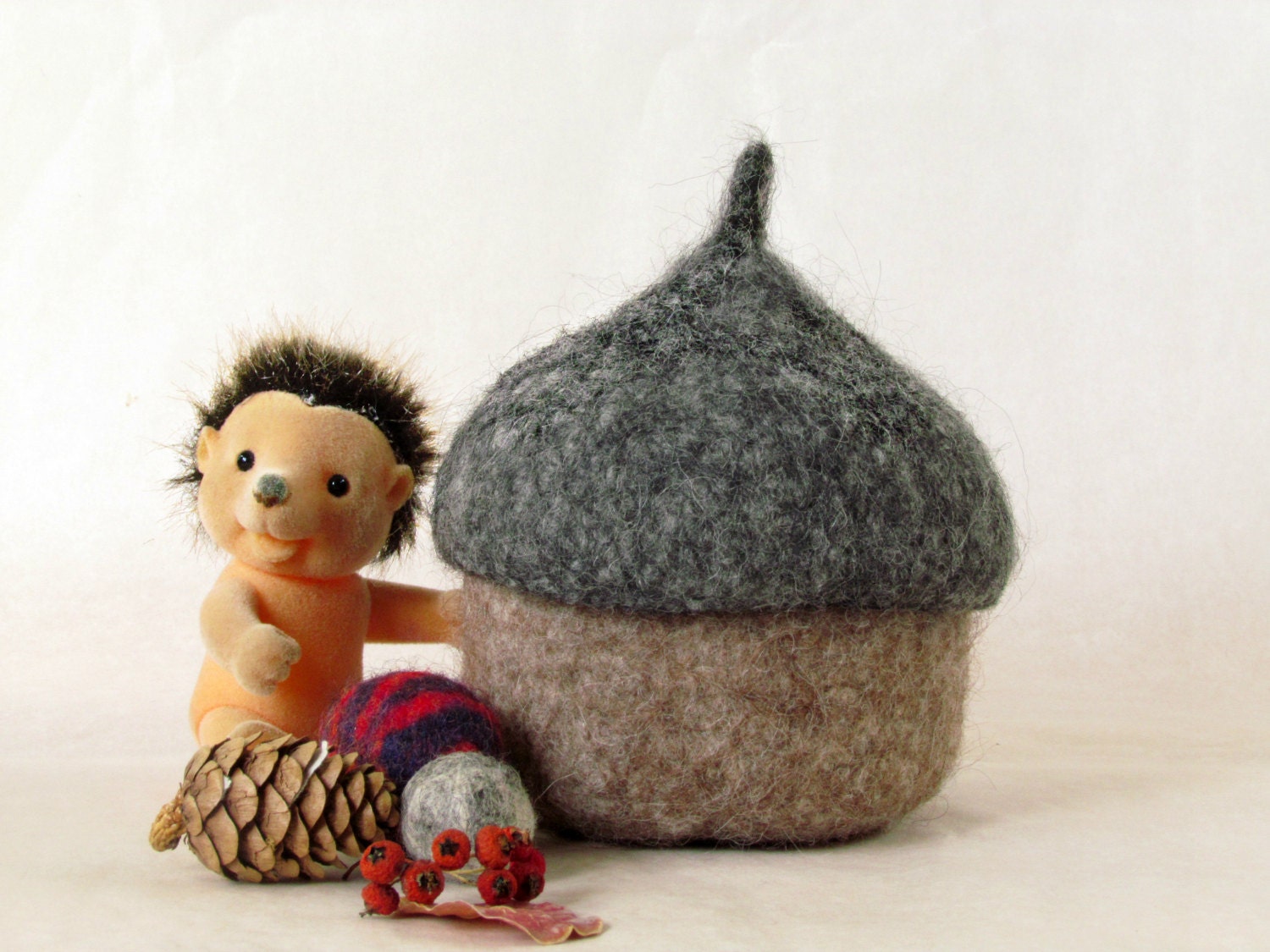 Felted acorn bowl - Organic eco-friendly - waldorf toy - Grey and camel - fairy house