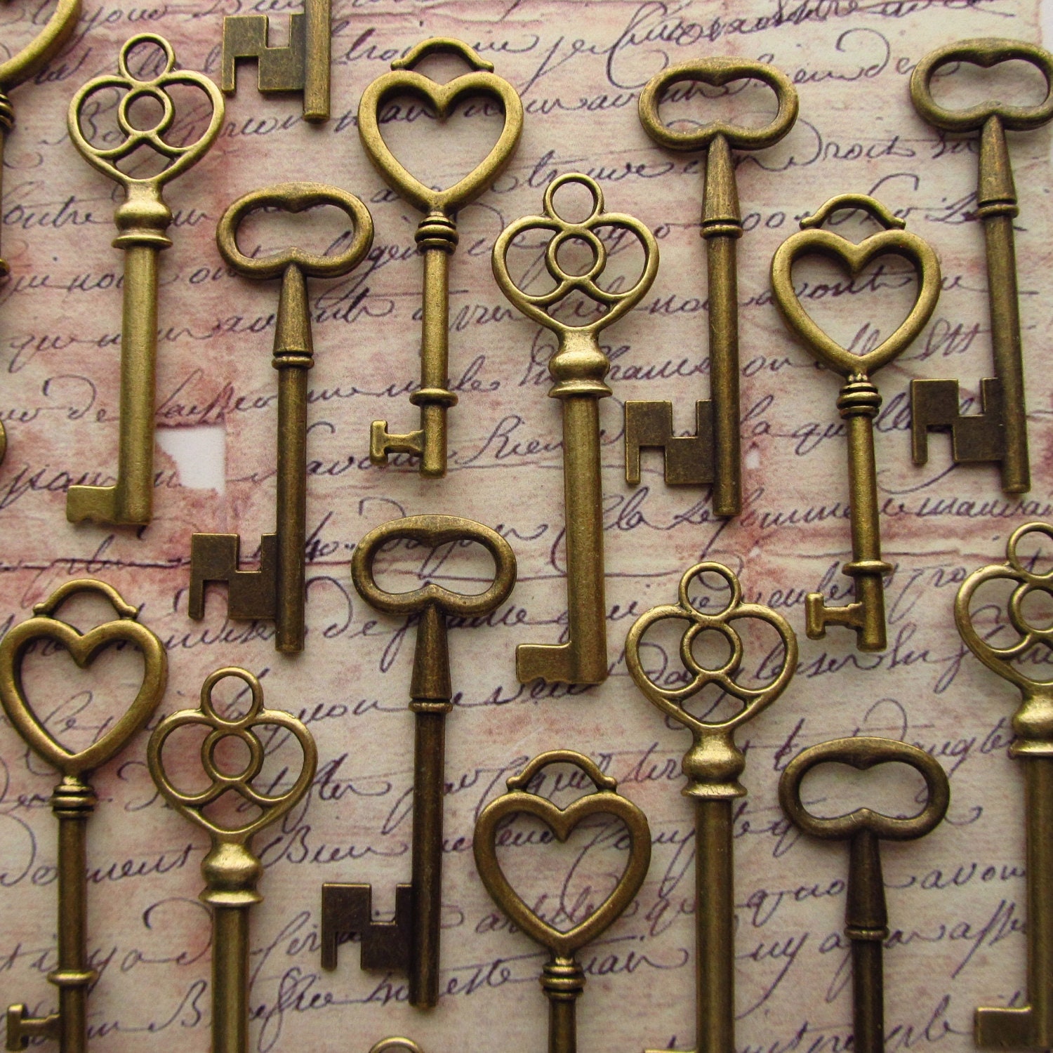 The Romeo Collection - 60 Skeleton Keys in Antique Bronze - Perfect for Wedding Escort Cards