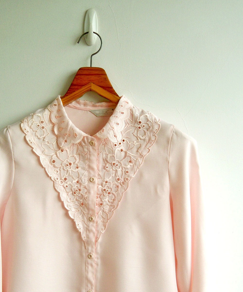 Vintage Pastel Pink Flower Cut Out and Embroidery Scallop Collar Long Sleves Top