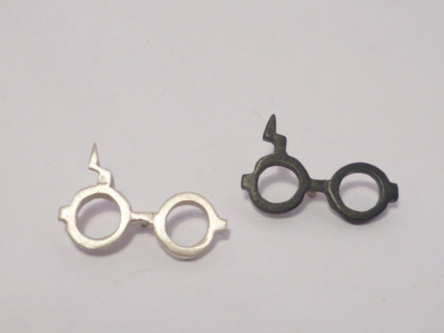 Harry Potters post earrings.Lightning scar.Sterling silver glasses stud earrings.Geek teen jewelry.Birthday gift.