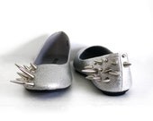 Asymmetrical Spiked Ballet Flats - Silver Glitter