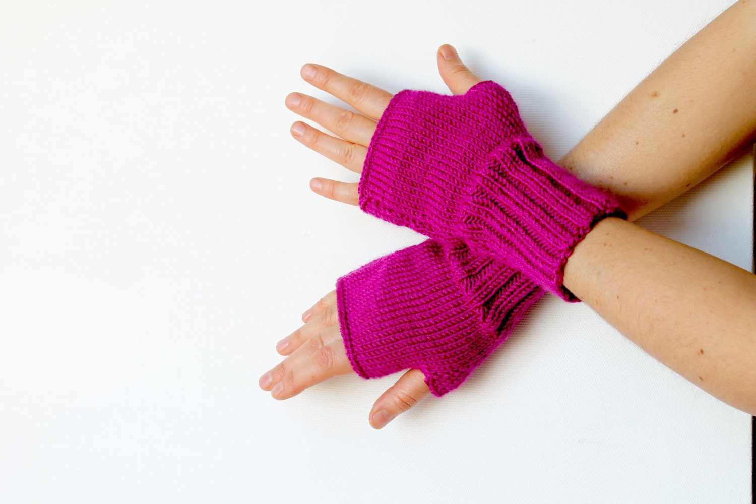 Handmade Knit Fingerless Gloves. Fashion 2012. Girls Women. Valentines Day. Love. Pink