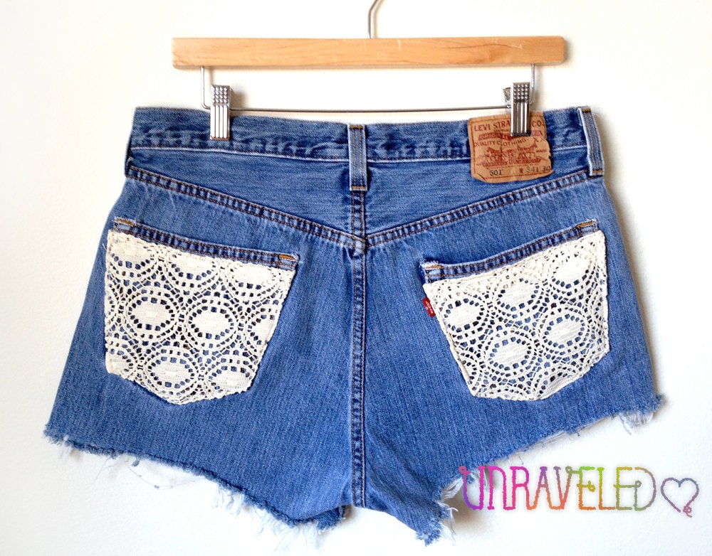 High Waisted Lace Shorts (LARGE) // 2023