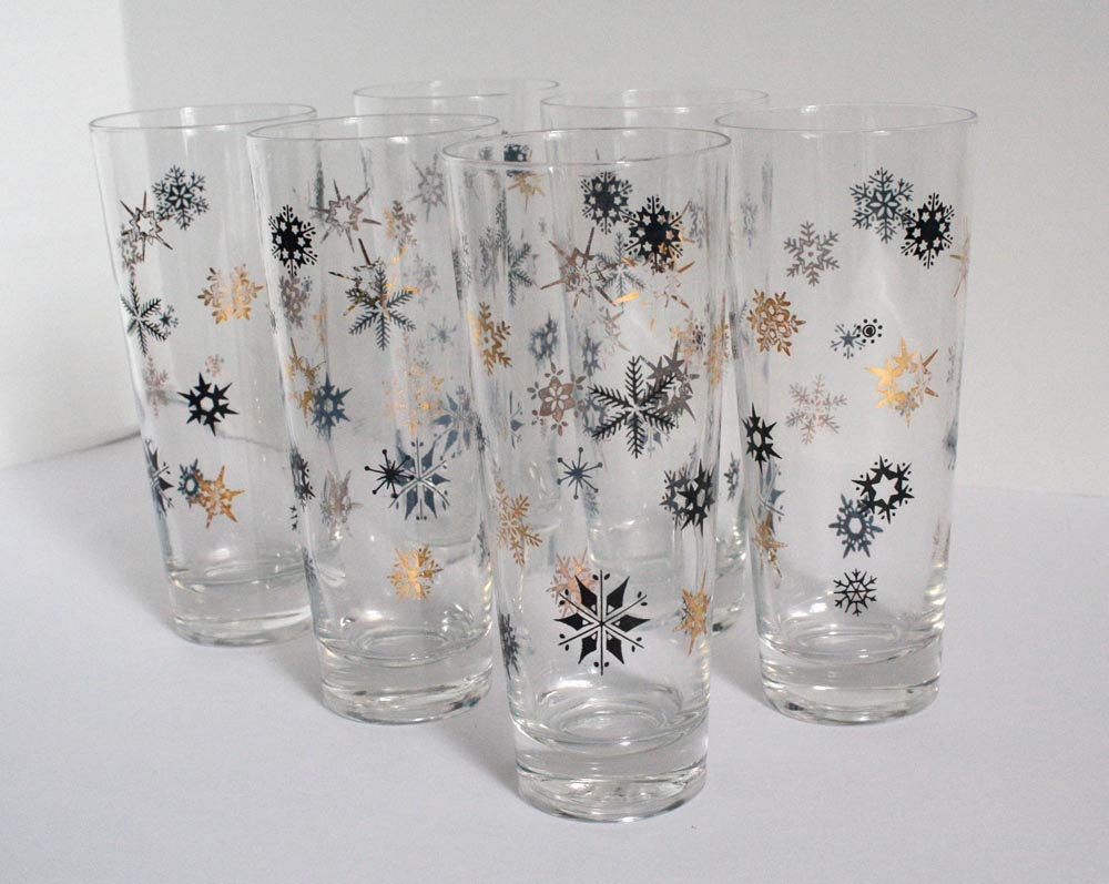 Vintage mid century holiday barware snowflake glasses, set of 6