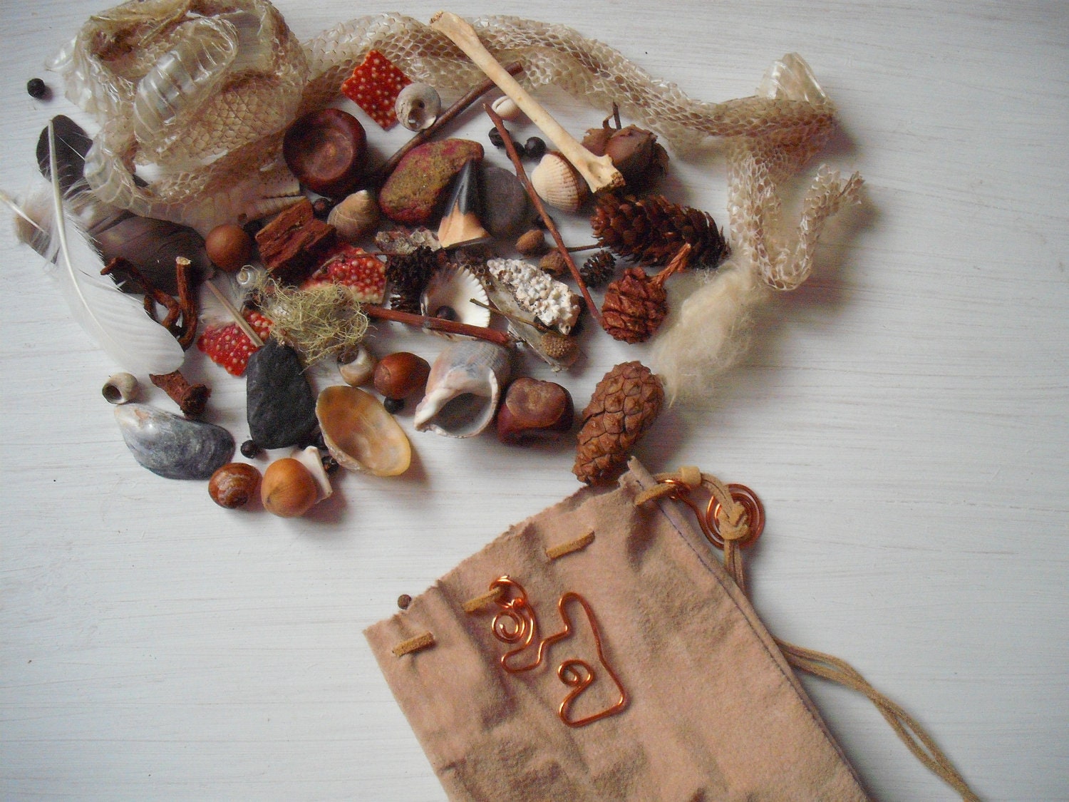 Wild Casting Divination Bag     Goddess offerings Shaman Druid Witch