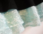 Moxie Skirt, size medium, in turquoise and black