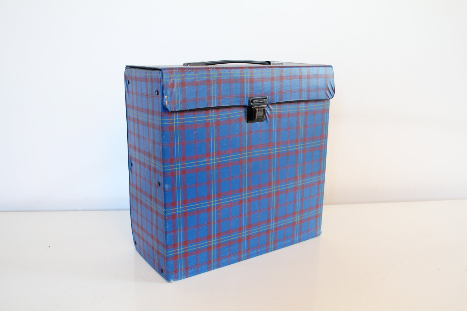 Xtra Large 70s original record case for LP's, in very nice Blue Checkered vintage pattern