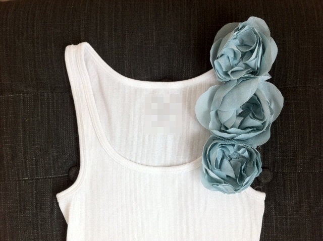 JOSS - Pale Blue Rustic Pin of Clustered Plush Roses
