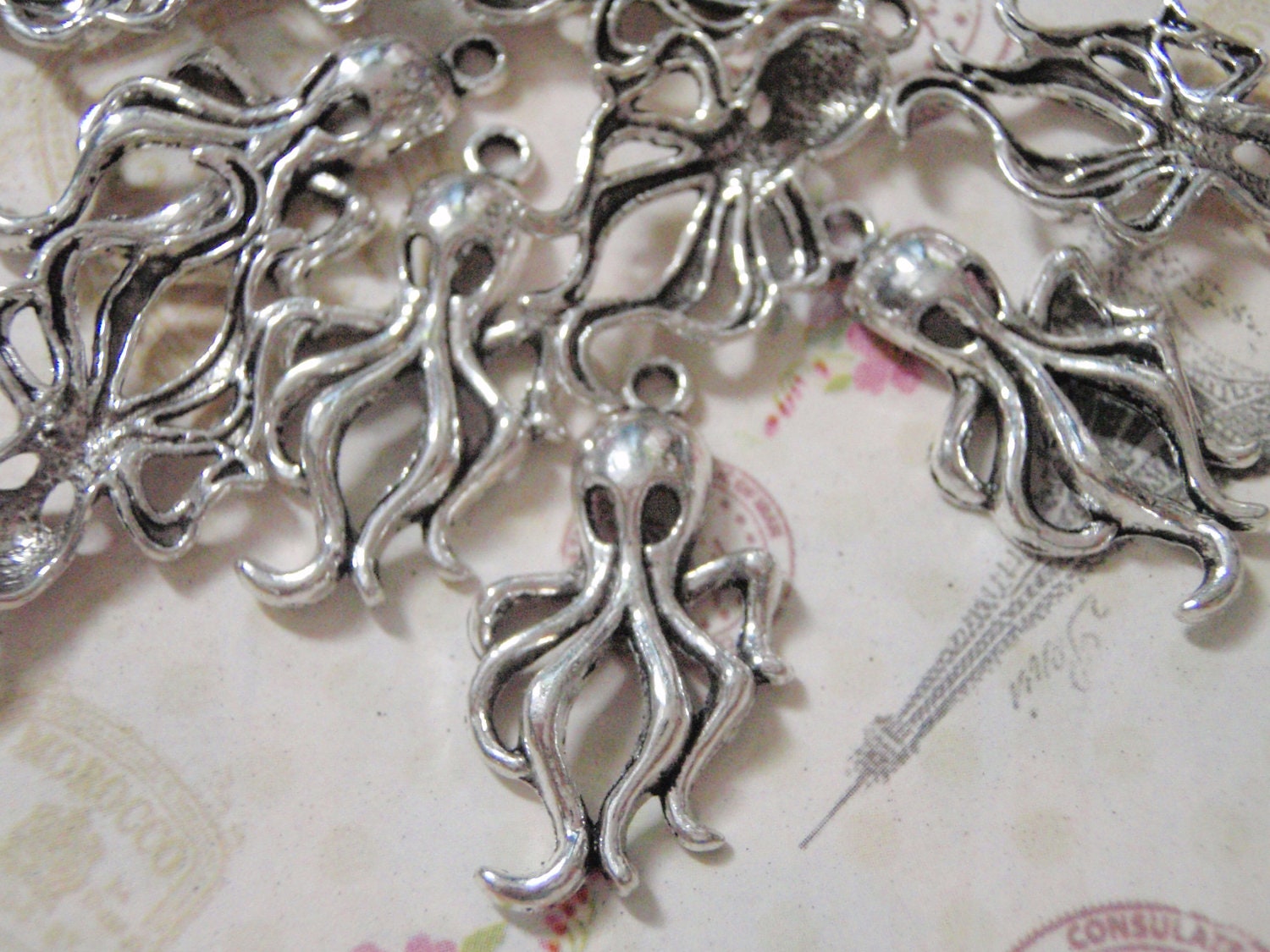 35pcs Tibet Silver Octopus Charm/Pendant (FREE COMBINED SHIPPING)