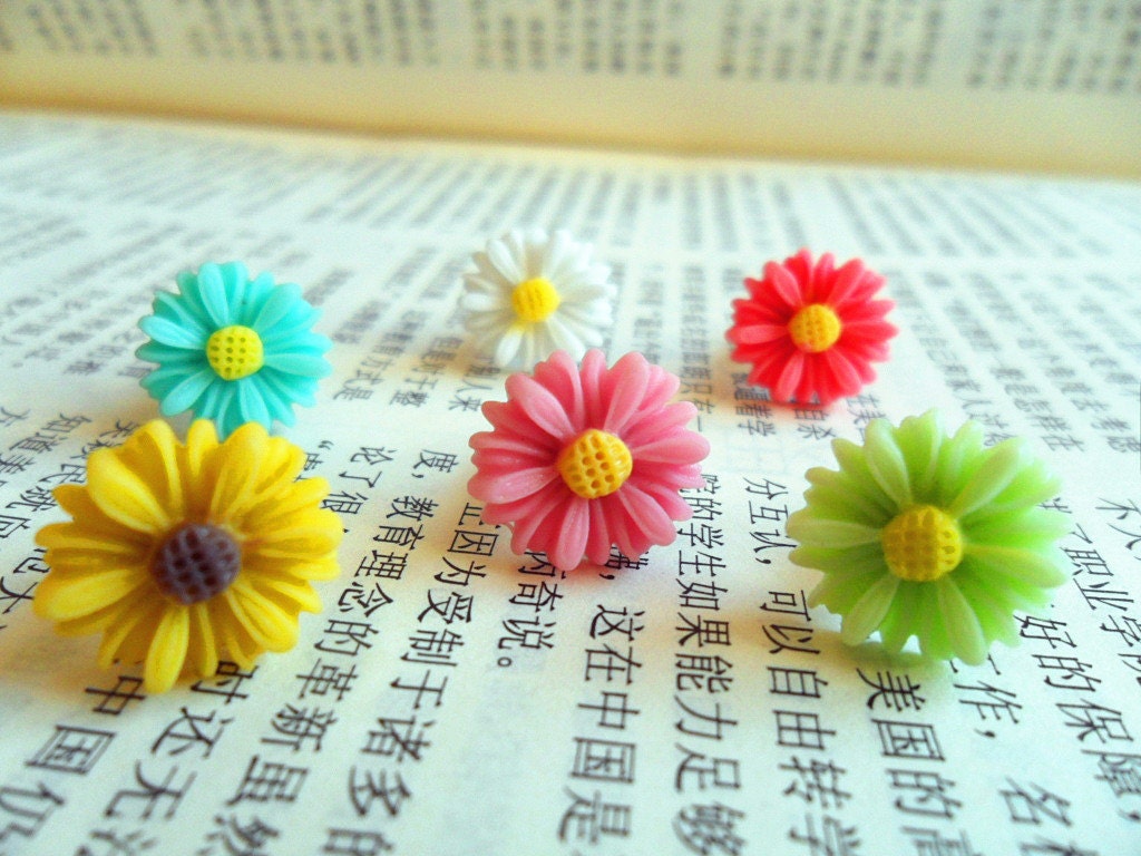 Markdown Sale - Mix Color Colorful Daisy Flower Dust Plug - Smart Phone Dust Stopper Earphone Cap Dustproof Plug Charms for iPhone 4 5 Ipad