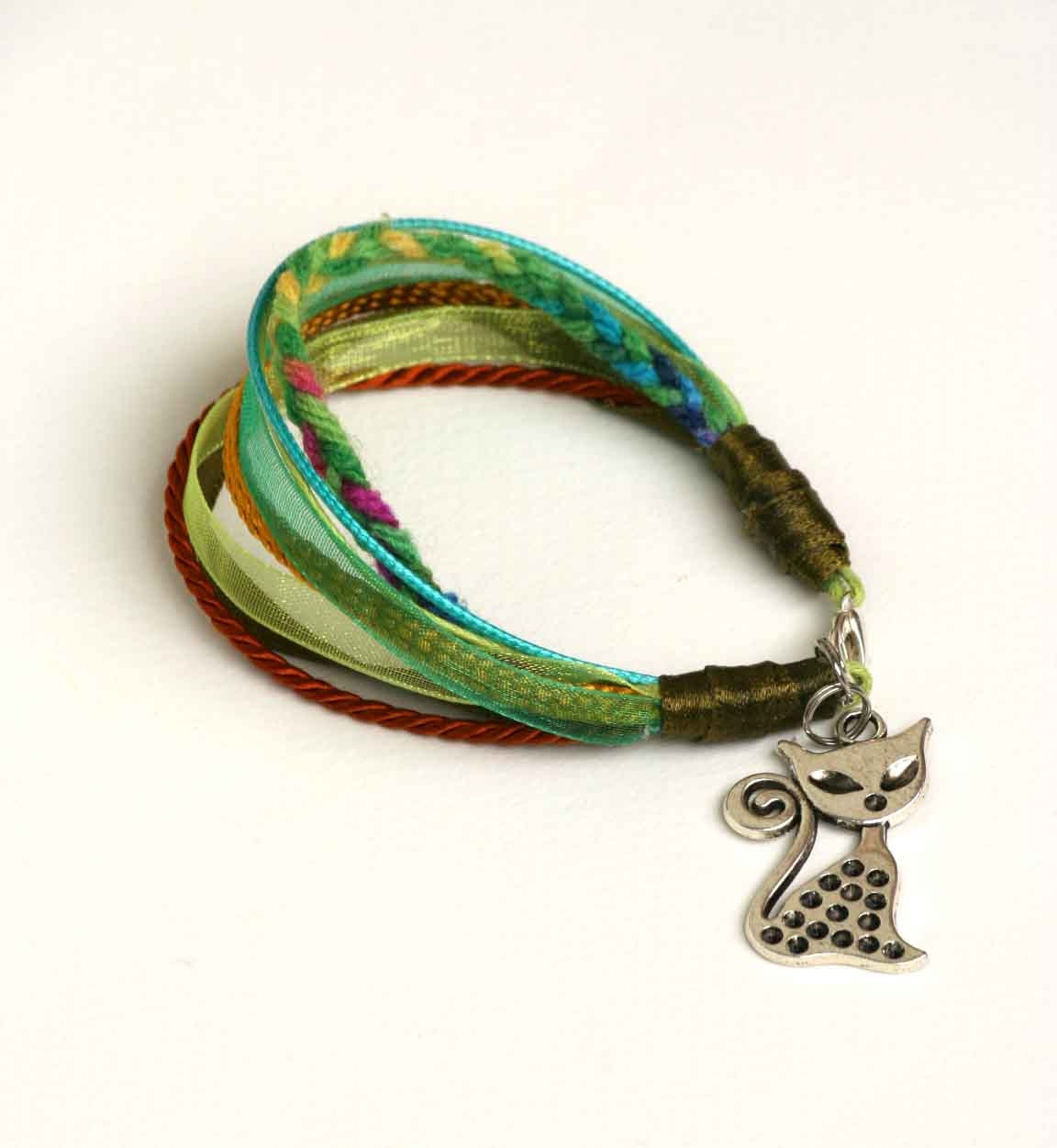 green cat bracelet - KIOSC