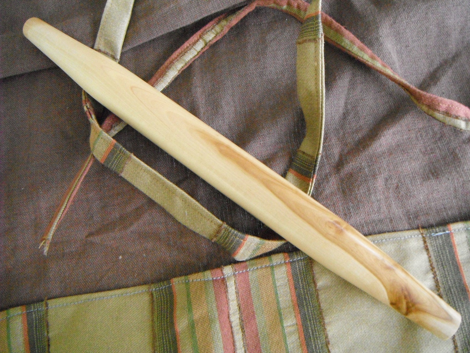French Style Pastry Rolling Pin 12 inch Handmade Mountain Mahogany Hardwood Country Contemporary Kitchen Tools Kitchen Utensil Essentials