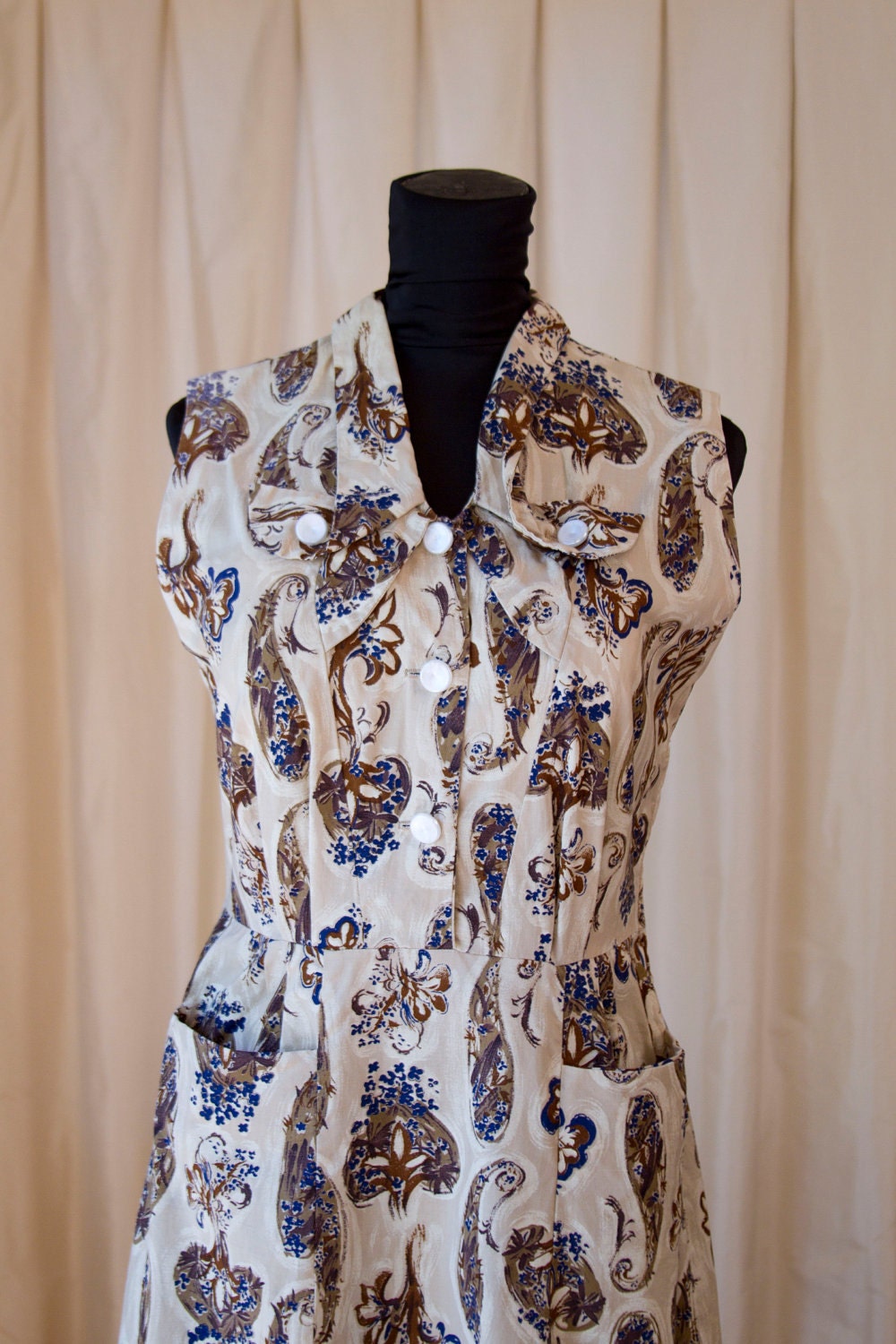 1940's 1950's Violet Bouquet Dress with Unique Bow Collar
