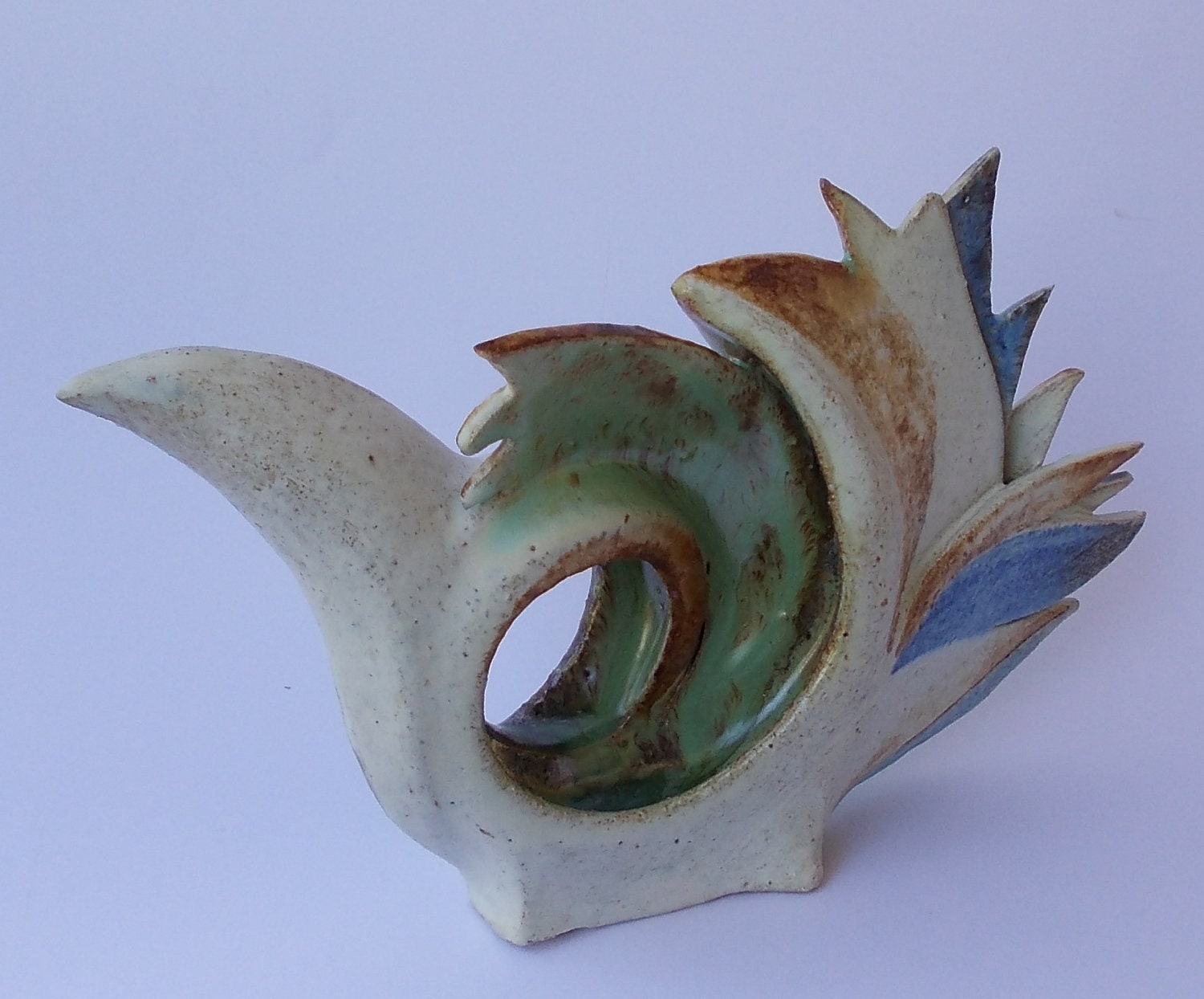 White bird sculpture.Circle bird.Heavens bird .Bird of Paradise