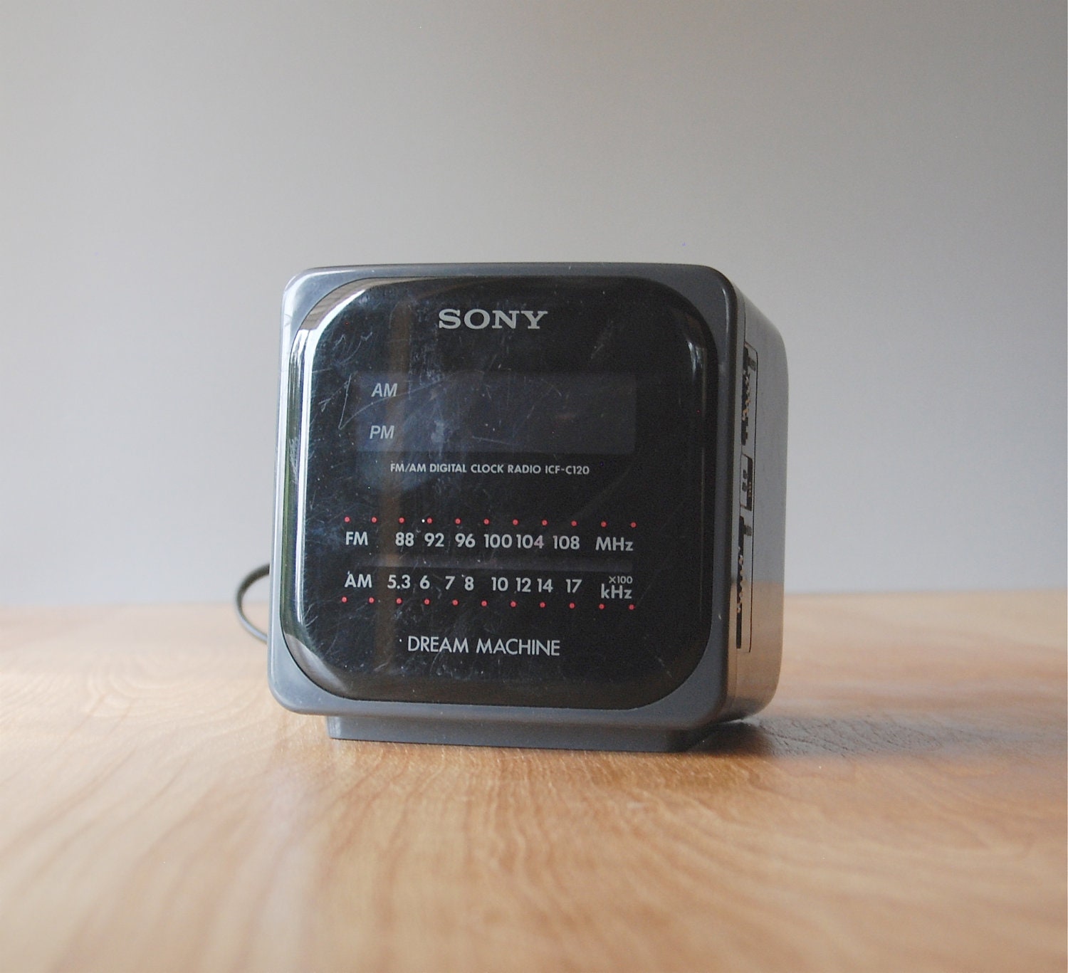 Vintage Sony Dream Machine Cube AM/FM Alarm Clock - Black Digicube