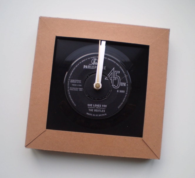 The Beatles Clock - She Loves You