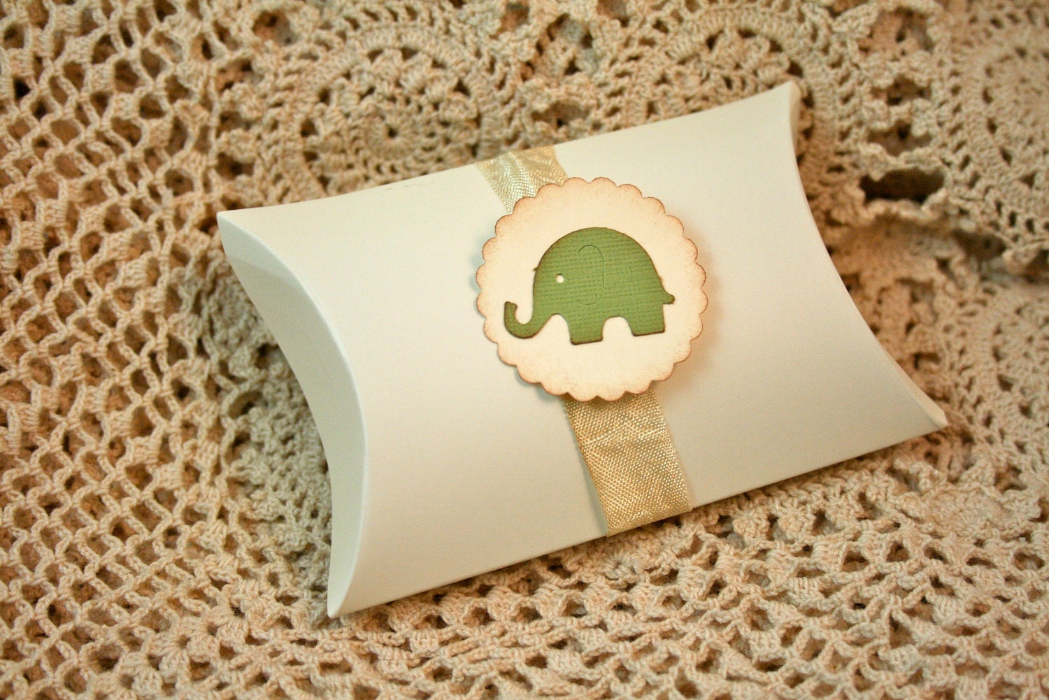 Baby Showers Favors - DIY Favor Boxes - Green Baby Elephant - Unique Favours - Favor Pillow Boxes - Vintage Baby Shower - Nuetral - Kids