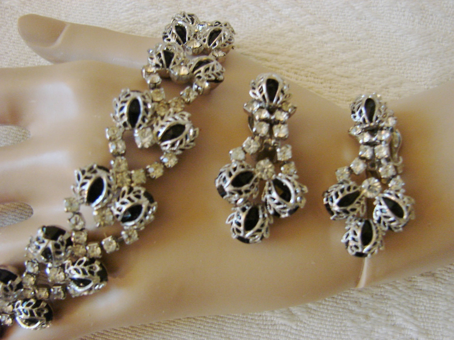Ornate 50s Filigree Demi Parure (Black Glass Stones/Rhinestones) Bracelet & Drop Earrings