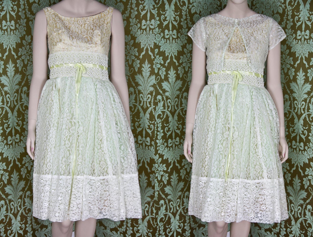 1950s wedding gown / 50s wedding dress / Sale