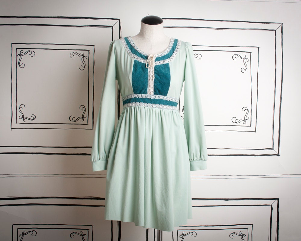 70s sea foam green dress - M