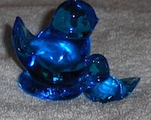 Vtg Art Glass Teal Blue Leo Ward Bluebird Figurines Mother Baby Turquoise Aqua Glass Bird Paperweights 1991