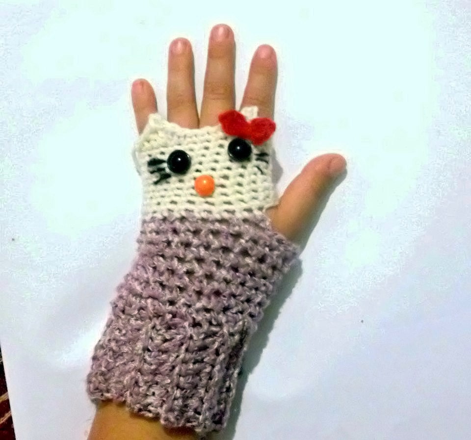 Crochet pattern MISS KITTY Gloves (Pdf file).