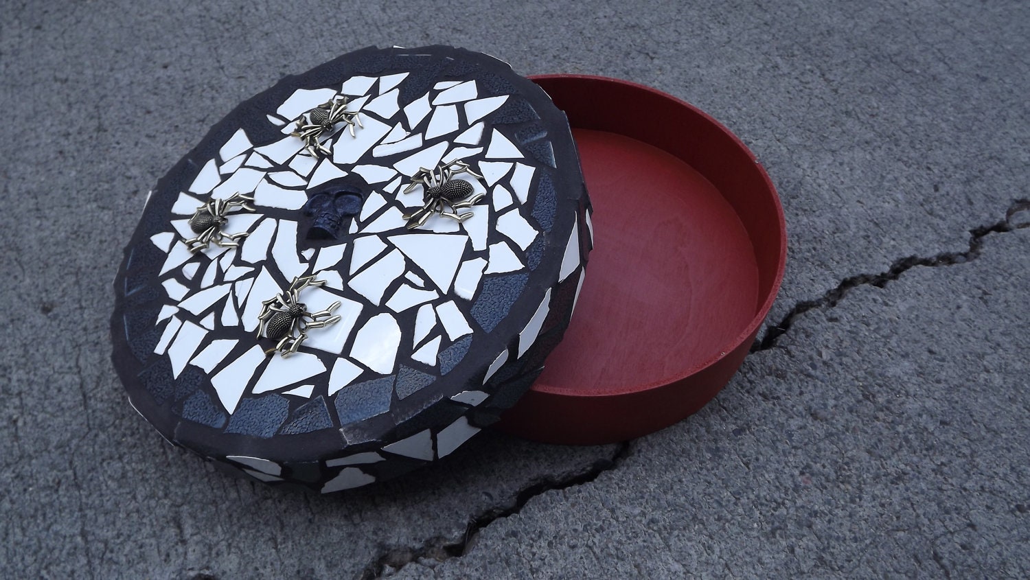 Mosaic Spider and Skull Box