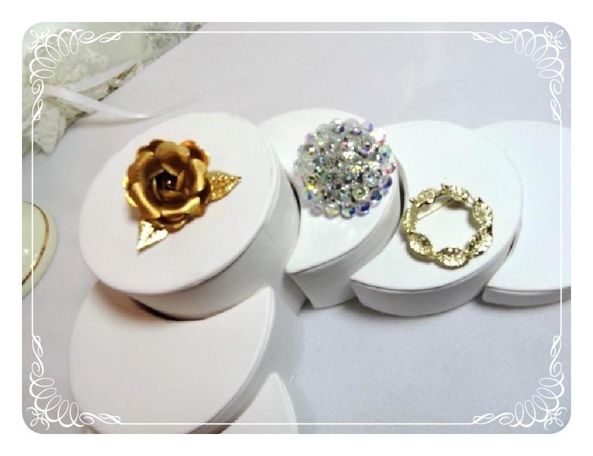 Lot - Rose, Rhinestones & Leaves Brooches - Lot of 3 Pins  1540a-052112000
