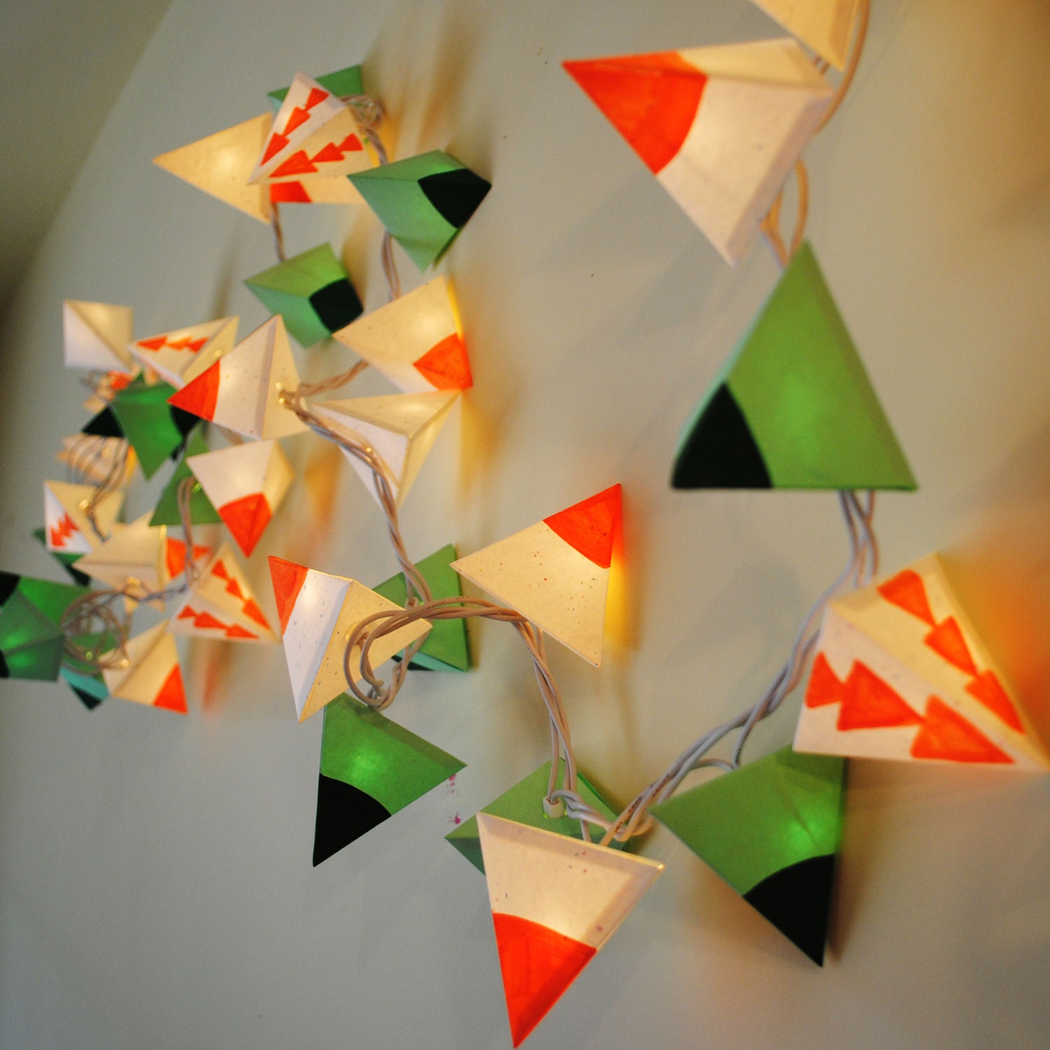 Pyramid Light Garland  in Green, Speckle, and Coral - Short Strand