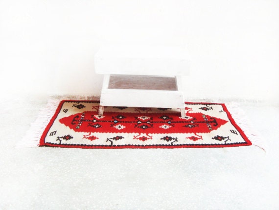 Vintage Kilim rug, Romanian Rustic Cotton and  Wool handwoven kilim rug, bright colors, home decor, red, beige, rustic, rustic home decor