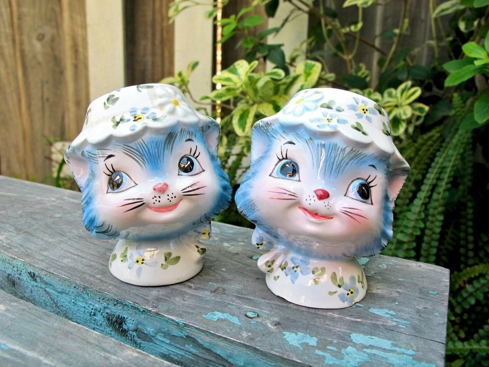 Vintage Lefton Miss Priss Kitty Salt and Pepper Shakers Collectible 1950s Kitchen Kitsch Epsteam