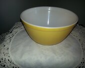 Vintage Yellow Bowl - 1950's Pyrex mixing bowl