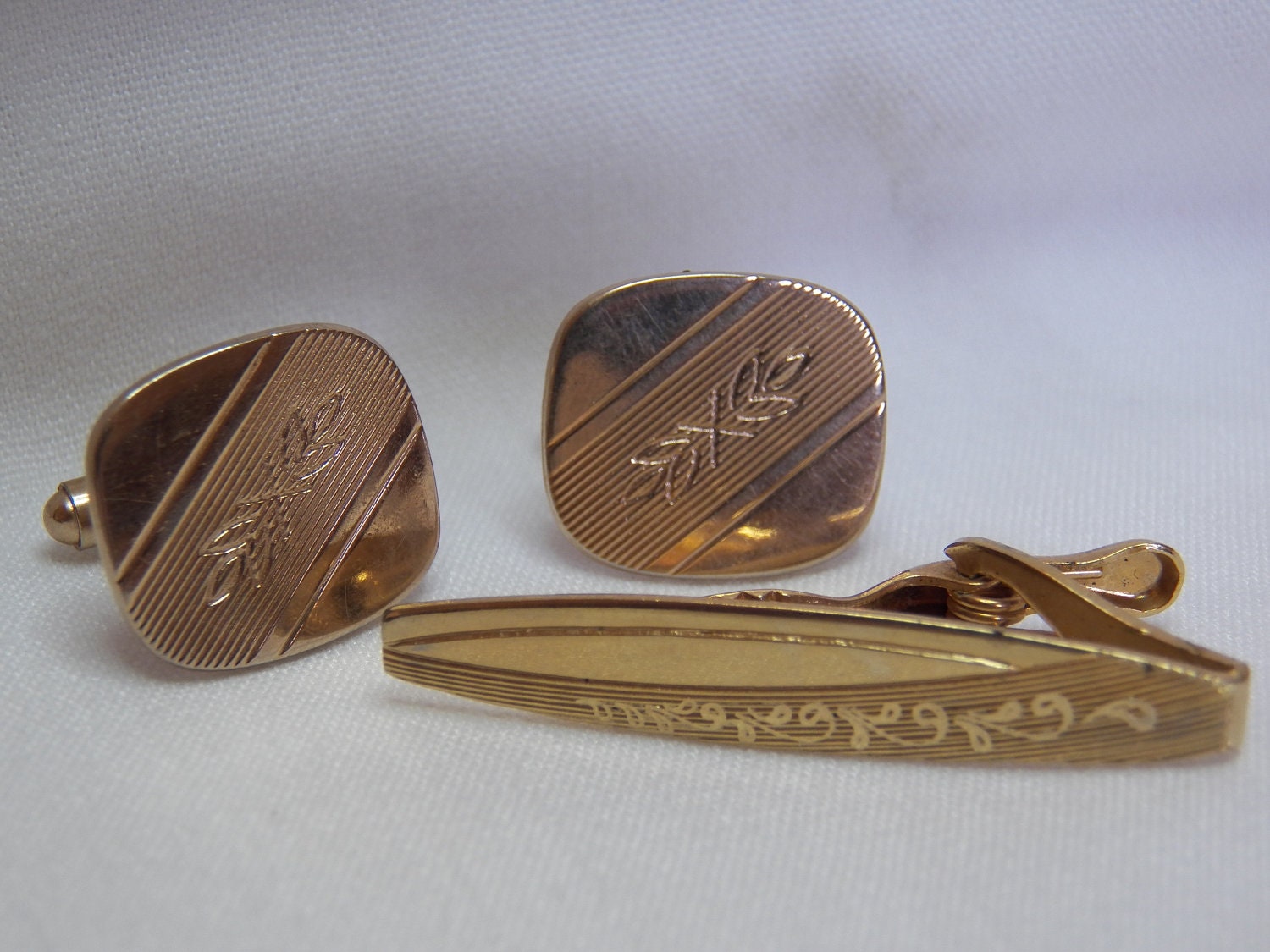 Hickok Gold Cufflink and Tie Clip Set- Mens Vintage Jewelry Accessory
