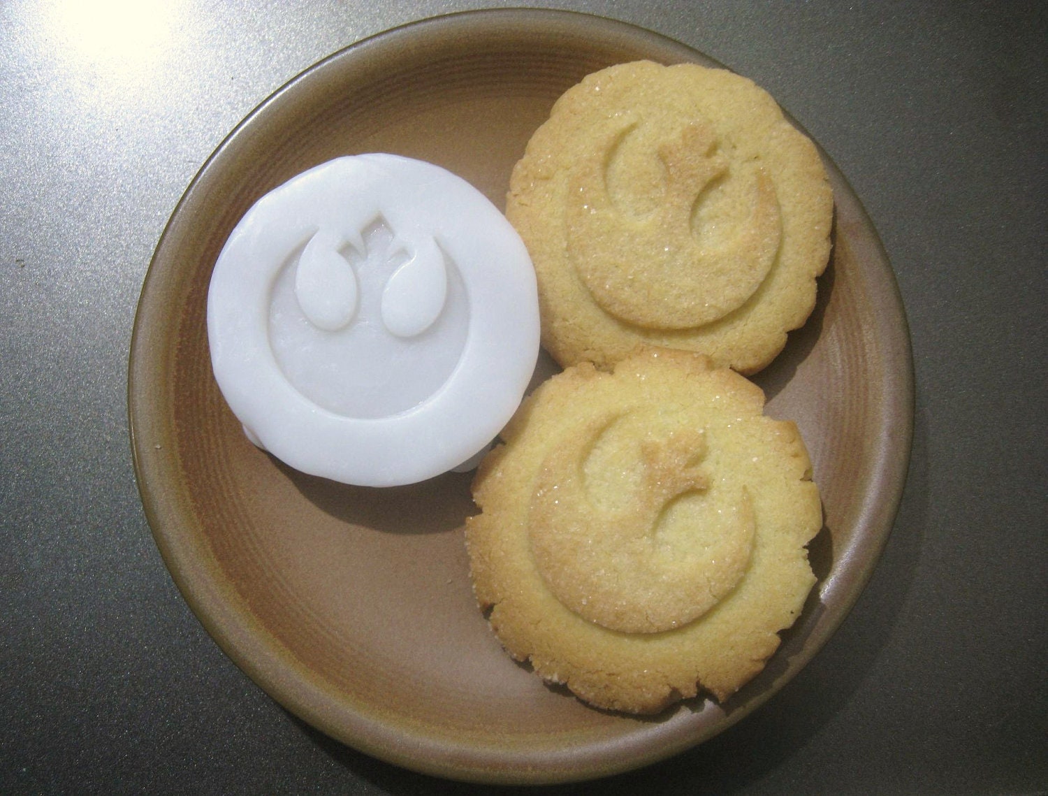 STAR WARS inspired Rebel Alliance COOKIE Stamp recipe and instructions - make your own Star Wars cookies