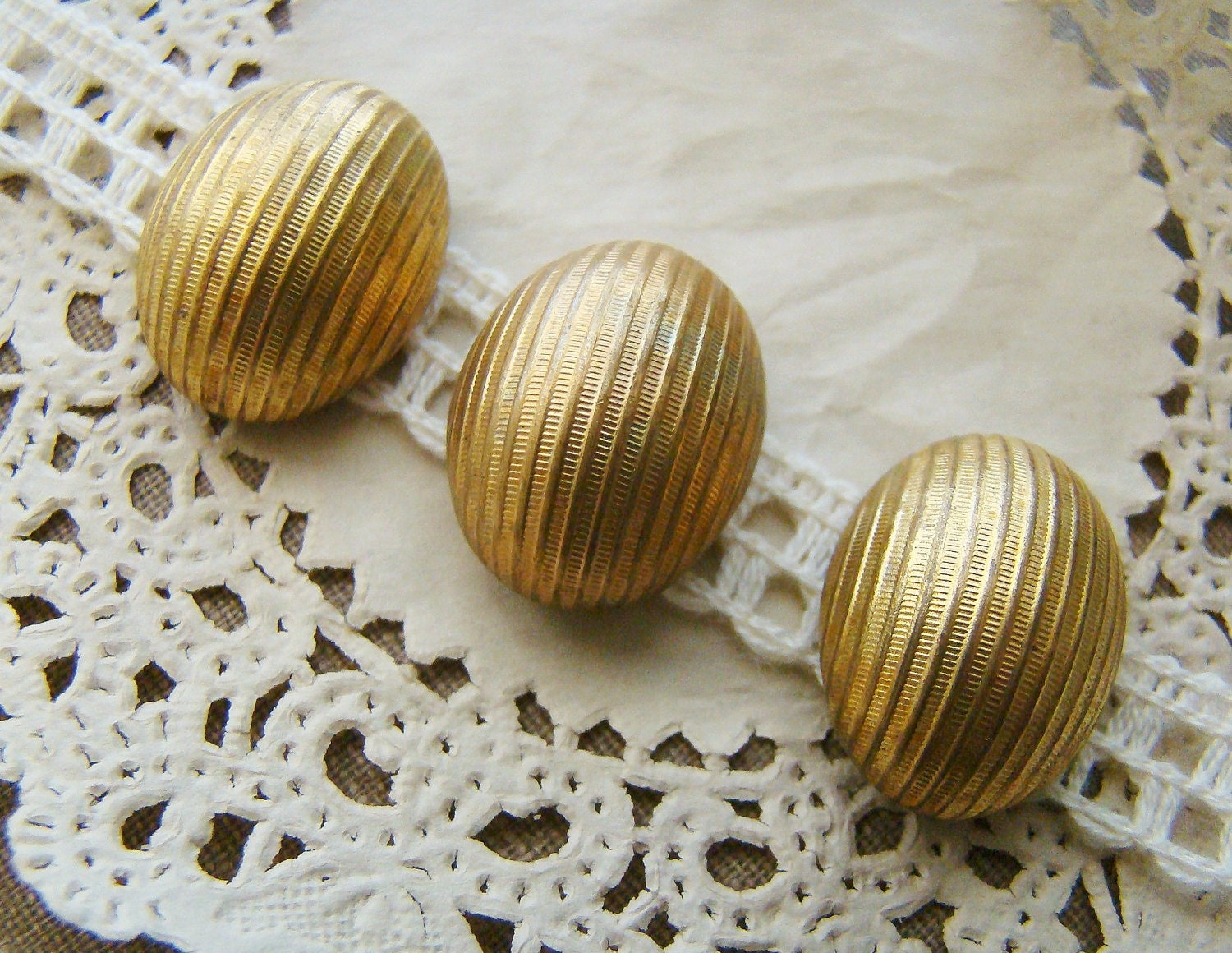 Vintage Ribbed Oval Button Cabochons Patina Brass 20x15mm (4)