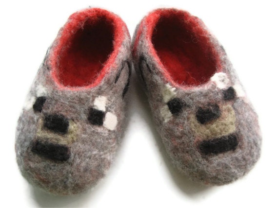 Minecraft felt slippers. Gift under 50. Creeper, Enderman. Made to order. St. Patrick's Easter kids children gift.