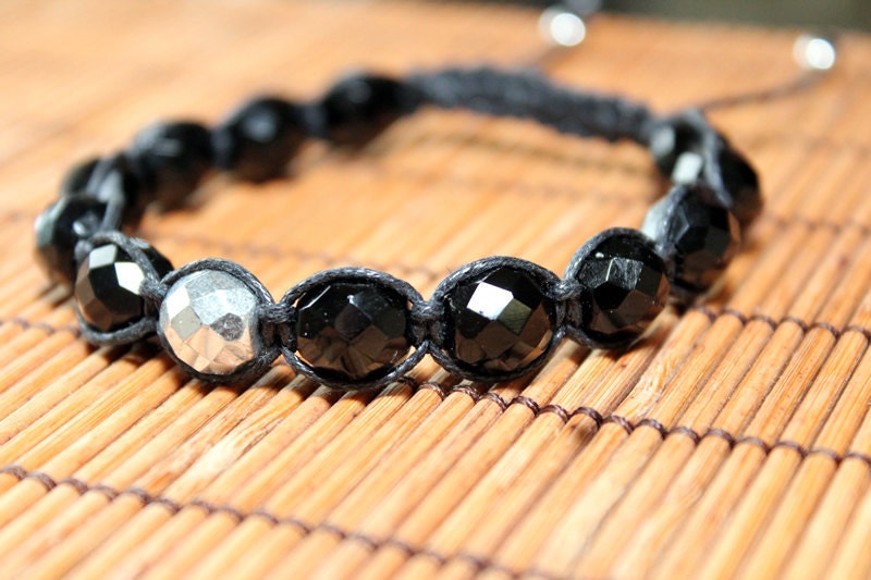 Mens Macrame Bracelet with Onyx and Silver colored Faceted Beads