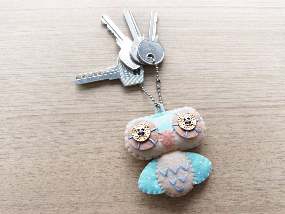 Felt Keychain -  stocking stuffer -  cute accessories -  Kawaii - owl plush - Cute keychain - READY TO SHIP - WELOVESTITCHES